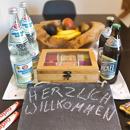 Bavaria - Zentral Mit Stellplatz, Kueche & Netflix Διαμέρισμα *