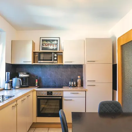 Bavaria - Zentral Mit Stellplatz, Kueche & Netflix *